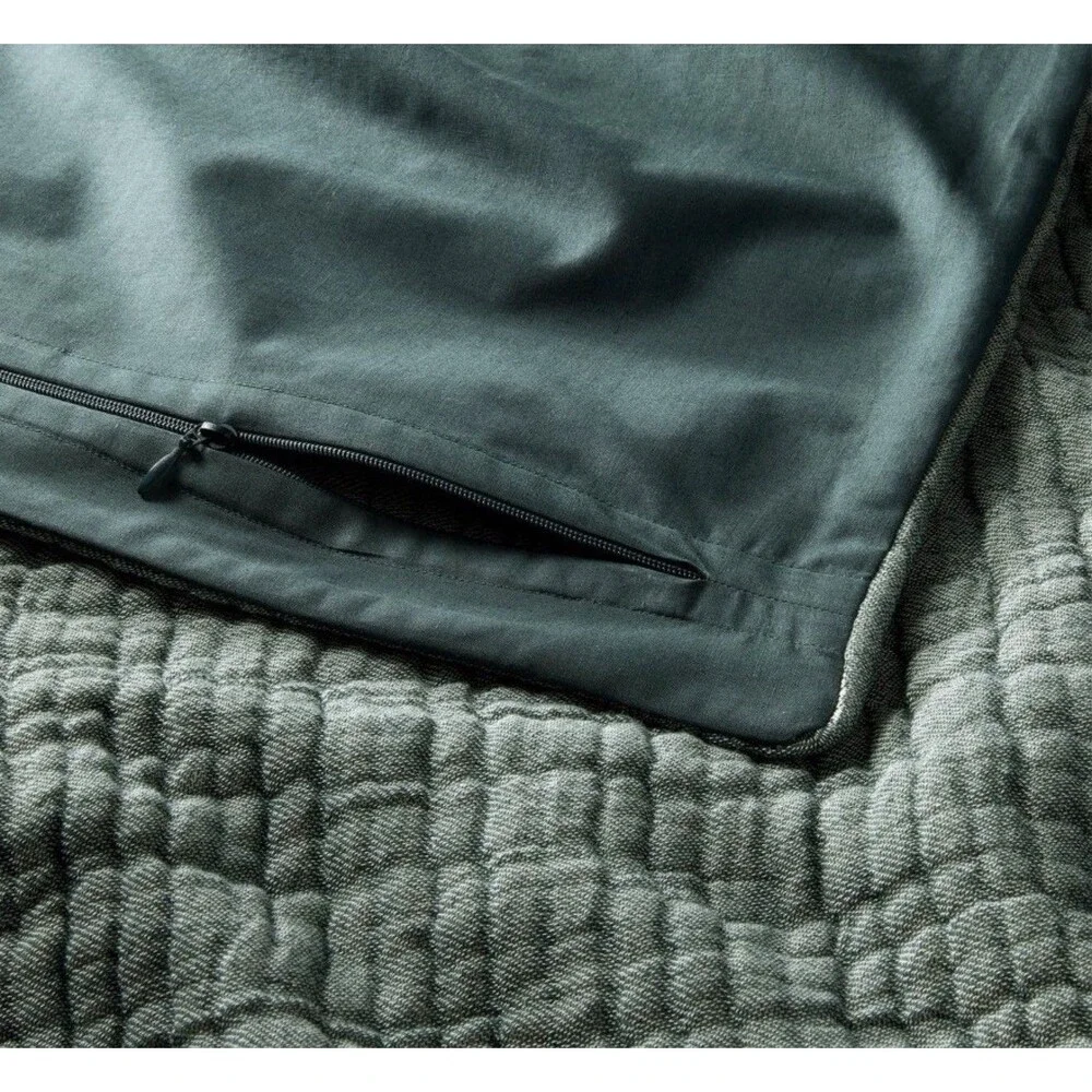 RARE BUNDE Casaluna Queen Chambray Coverlet + 2 Euro Shams Dark Teal Blue $197